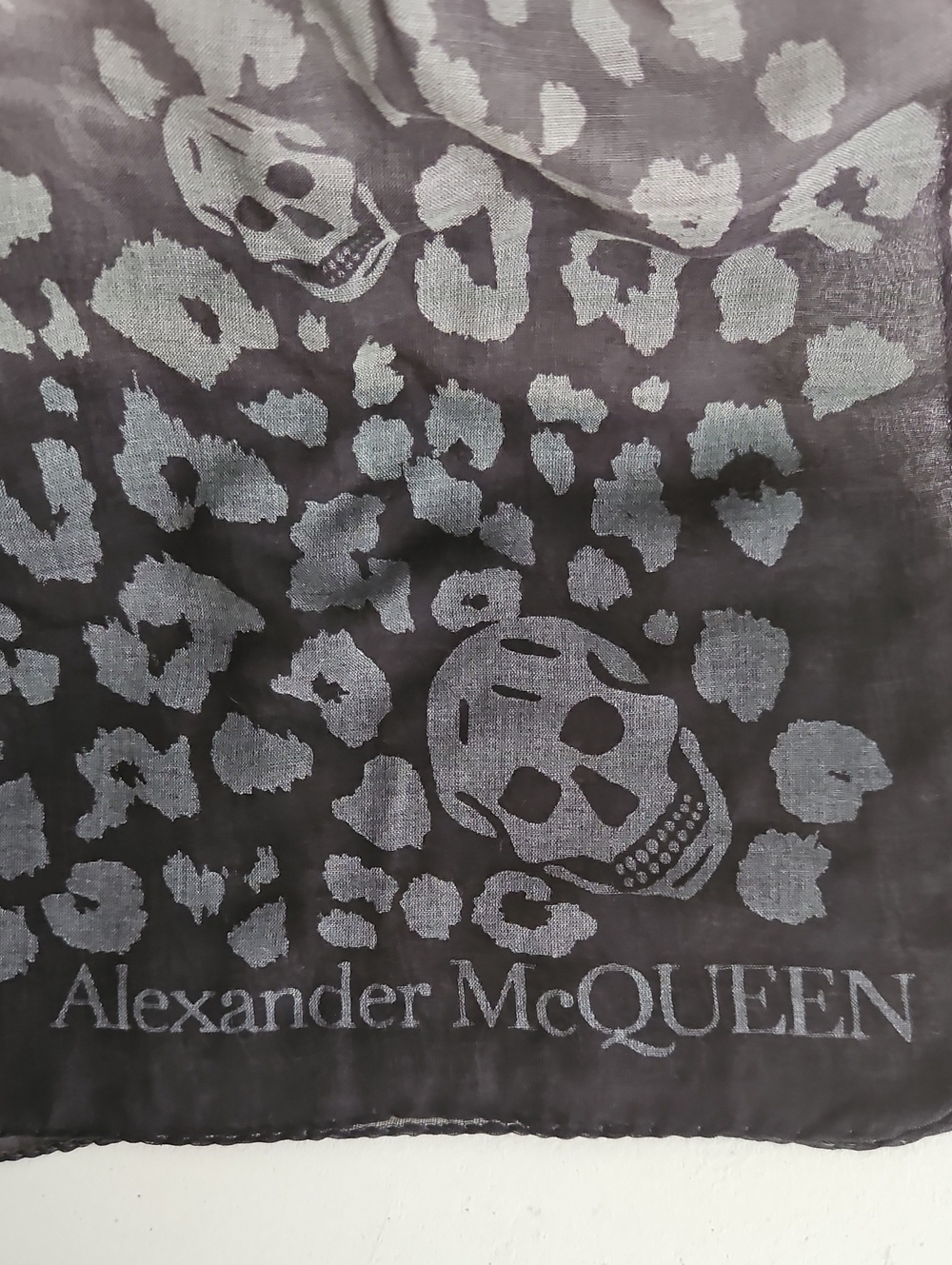 Alexander McQUEEN Scarf / Wrap - Picture 2 of 7